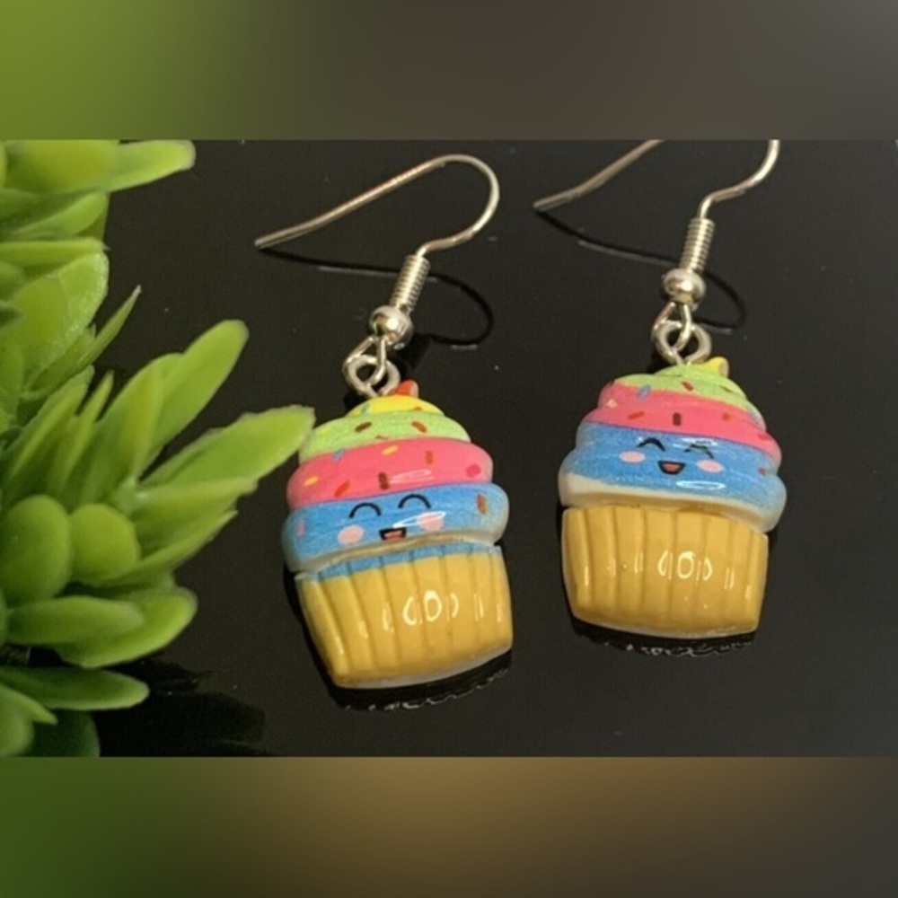 NWT - Rainbow Smiling Cupcake Earrings Set - 1 inch x 0.5 inches